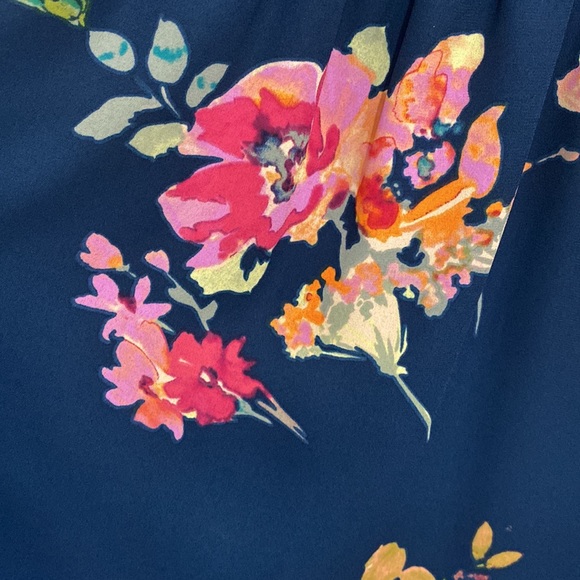 Large Everly Navy floral dress - Picture 2 of 7